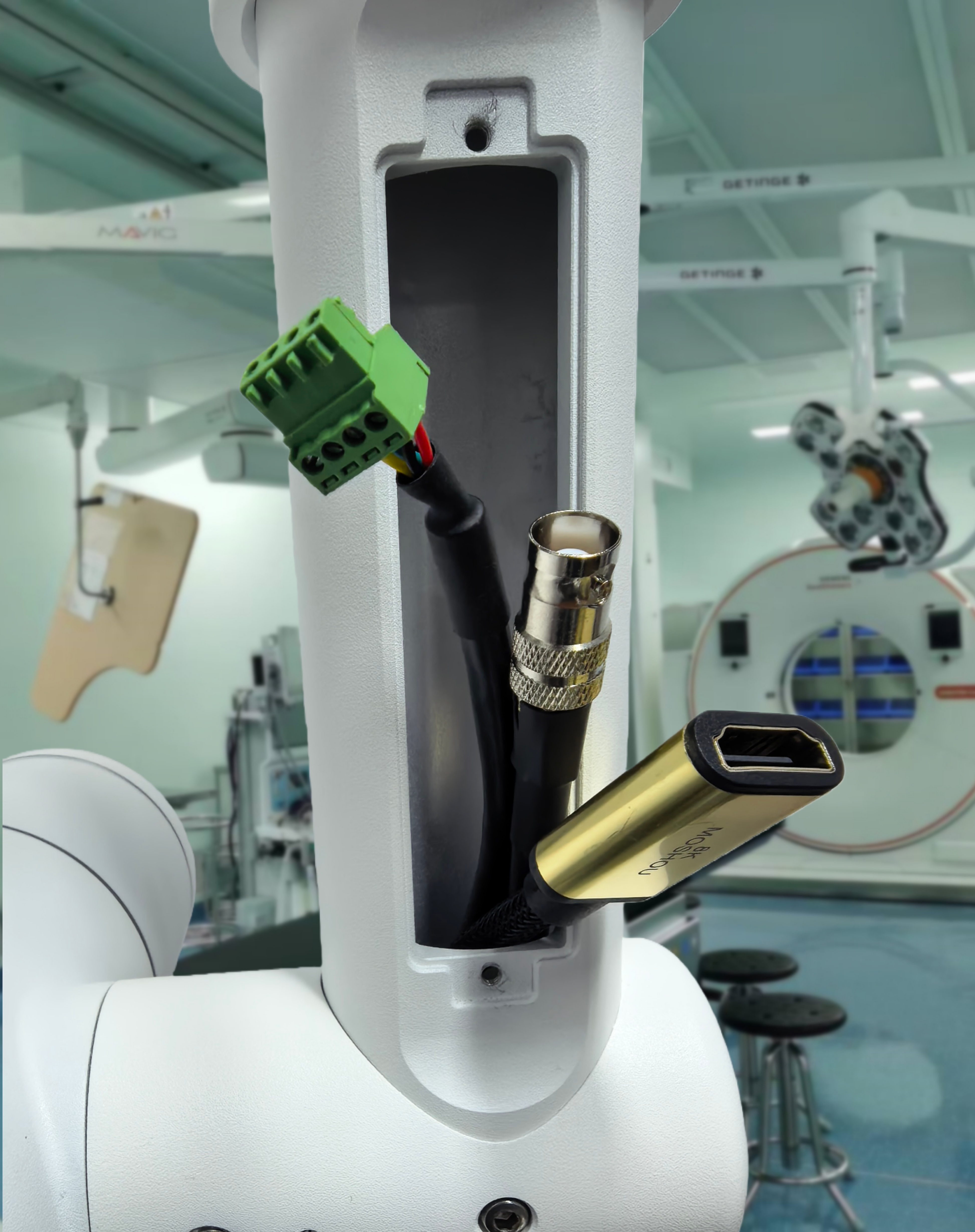 双接口余设计，光纤无损传输